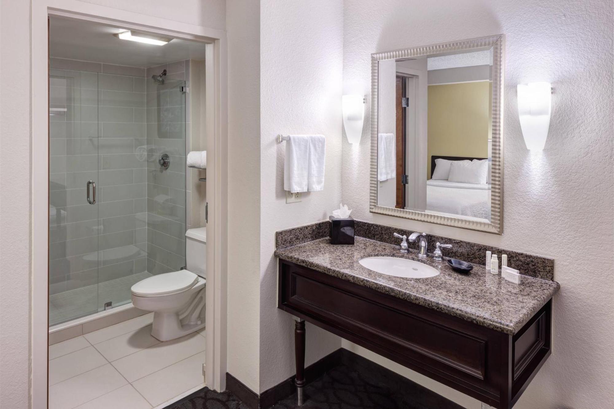 Springhill Suites By Marriott Dallas Downtown / West End Extérieur photo